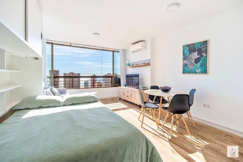 Mael Studio avec piscine et jolie vue mer