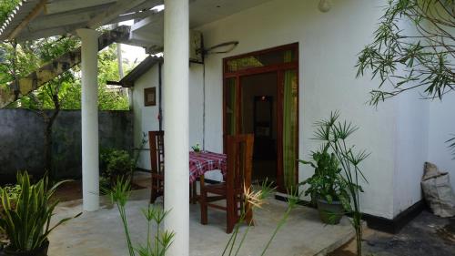 Κήπος έξω από το Tree House Villa