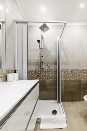 Tofa Apartments By Dimorra