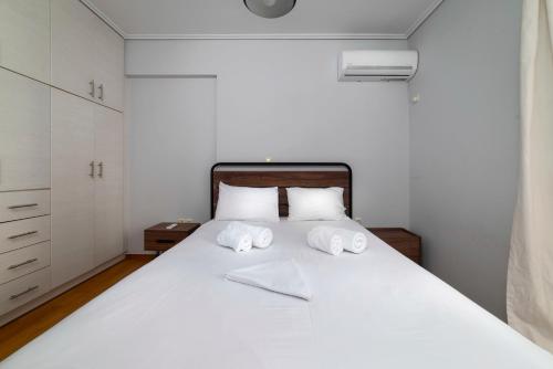 3BA next to metro and Athens city center with view