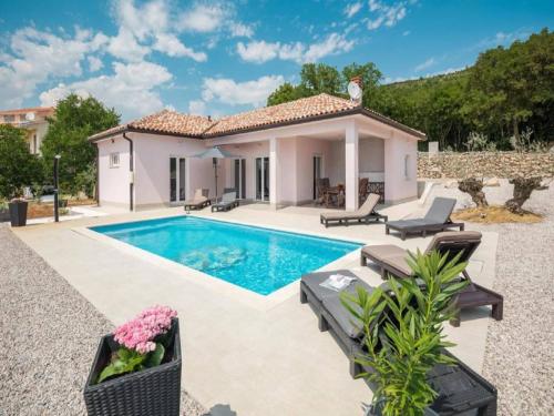 Three Bedroom Villa, Pool, Private Garden