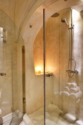 1809 Villa by Thireas