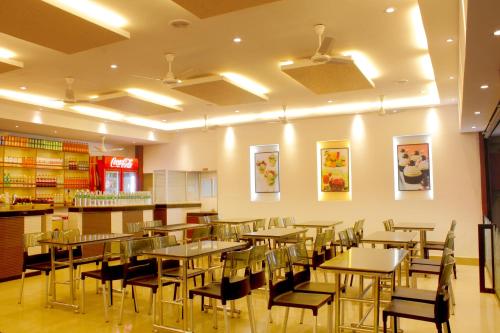 En restaurant eller et andet spisested på Hotel Sangam