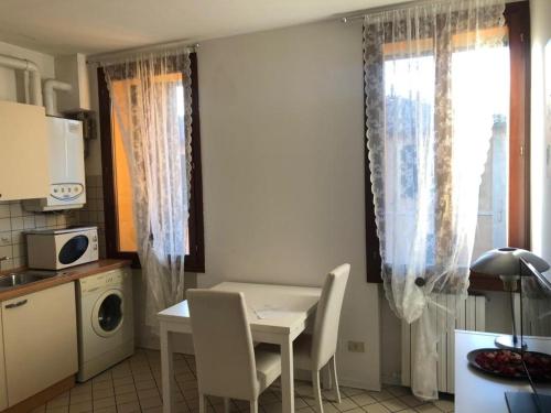 Η κουζίνα ή μικρή κουζίνα στο Residence Porta Saragozza