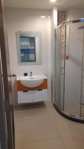 Un baño de Panwa Beach Side Beachfront