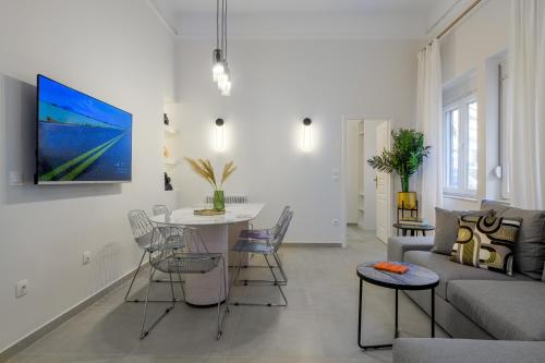 Koukaki Cielo Villa10 -Pvt Yard 3BR 8ppl -10min Metro Acropolis