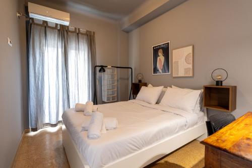 Jacuzzi Patio & Acropolis view 2-BD Retreat