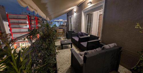 Jacuzzi Patio & Acropolis view 2-BD Retreat