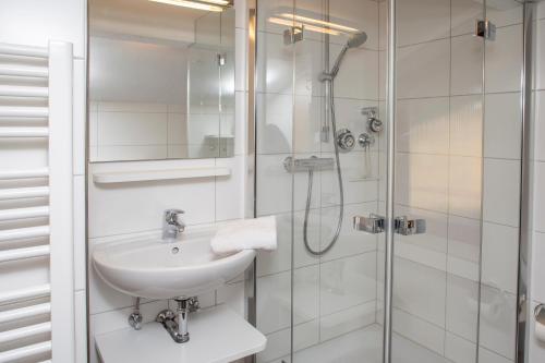 Bilik mandi di Ferienhaus Zauberberg - Magie der Alpen - by Loewenherz