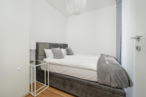 Posteľ alebo postele v izbe v ubytovaní Rent like home - Gwiaździsta 20