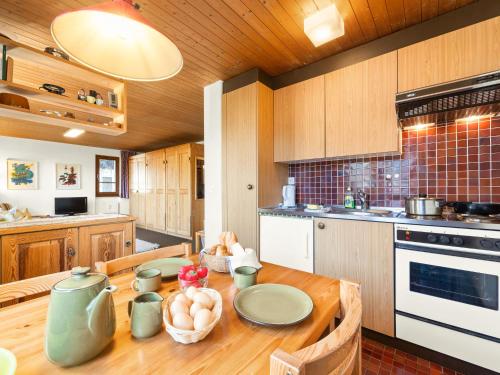 Kuchyň nebo kuchyňský kout v ubytování Apartment Aragon N103 by Interhome