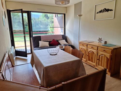 Studio cosy avec terrasse au cœur du village