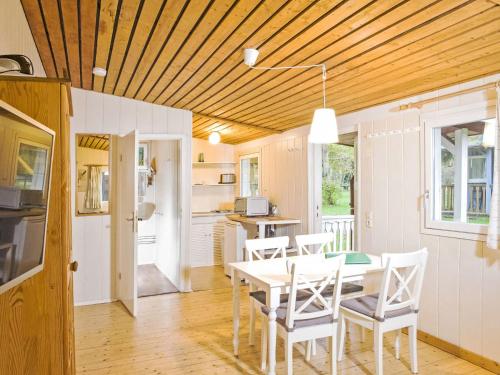 Kuchyň nebo kuchyňský kout v ubytování Holiday Home Geesthof-1 by Interhome