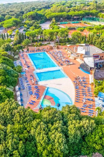 Πισίνα στο ή κοντά στο Resort Riva Degli Etruschi