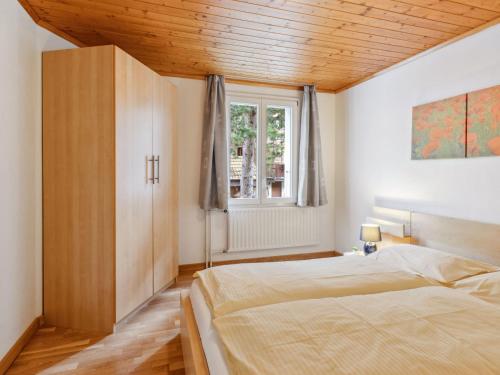 Postel nebo postele na pokoji v ubytování Apartment Bristol Apt-18 by Interhome