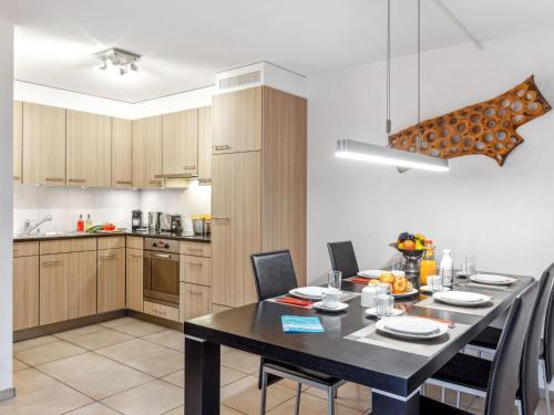Η κουζίνα ή μικρή κουζίνα στο Apartment Fortuna Apt-M by Interhome