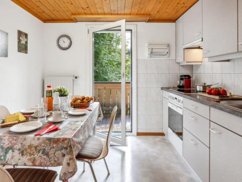 Η κουζίνα ή μικρή κουζίνα στο Apartment Bristol Apt-K by Interhome