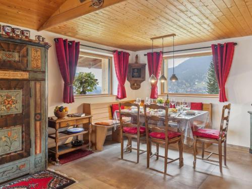 Φωτογραφία από το άλμπουμ του Chalet Mioche by Interhome στο Βένγκεν