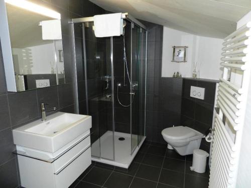 Koupelna v ubytování Apartment Simme-Tröimli by Interhome