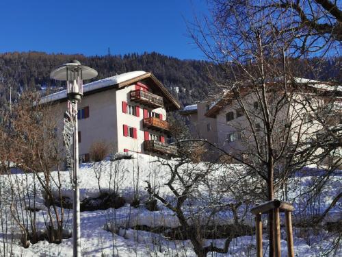 Nespecifikovaný výhled na hory nebo výhled na hory při pohledu z apartmánu