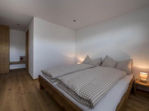 Postel nebo postele na pokoji v ubytování Apartment Huwetz 2- OG Süd by Interhome