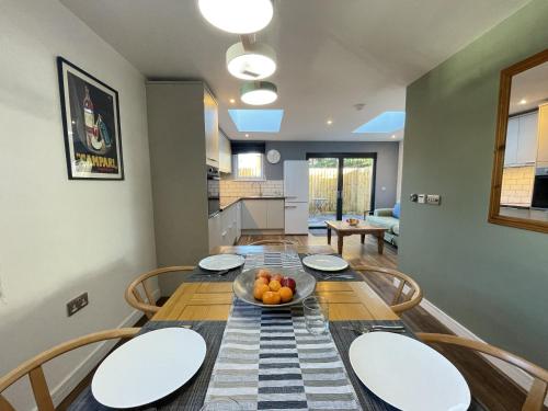 Light-filled Eco-home with Patio photo 9