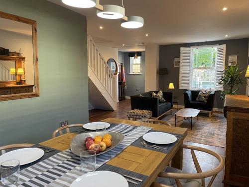 Light-filled Eco-home with Patio photo 3