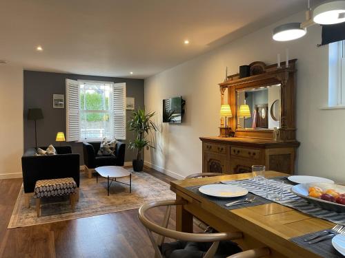 Light-filled Eco-home with Patio photo 12