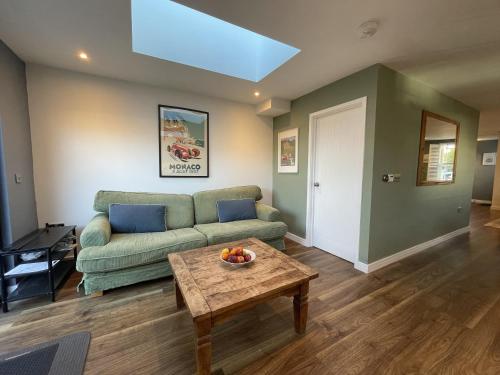 Light-filled Eco-home with Patio photo 19