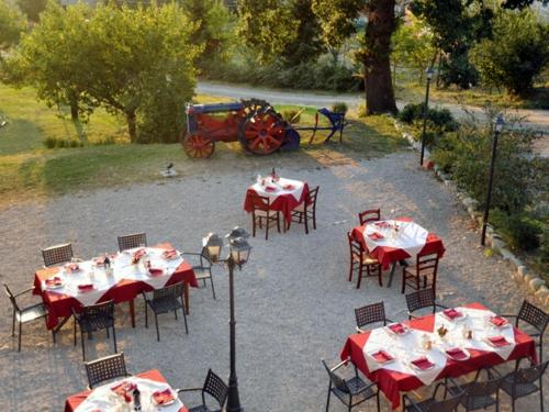 Taman di luar Agriturismo Le Vigne di Pace