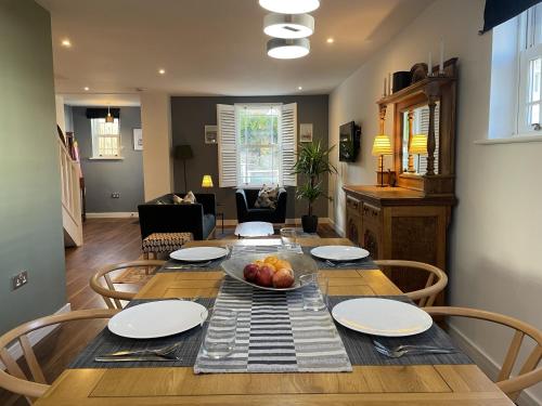 Light-filled Eco-home with Patio photo 8