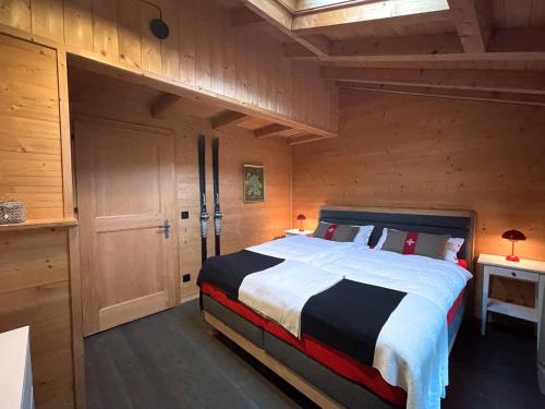 Postel nebo postele na pokoji v ubytování Apartment Cozy Chalet by Interhome