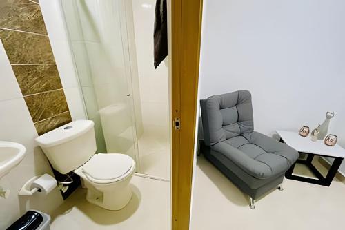 Koupelna v ubytování 9902Aparta estudio totalmente dotado WiFi200 megas