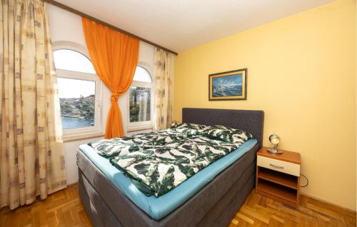 Amazing Apartment In Okrug Gornji With Wifi