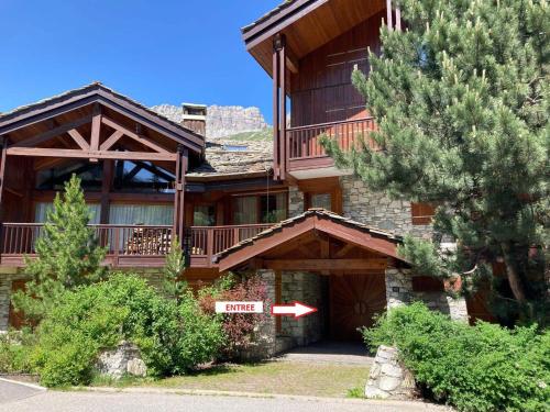 Duplex 3 Pièces avec Mezzanine, Centre de Val d'Isère, Proche des Pistes, Parking et Cheminée