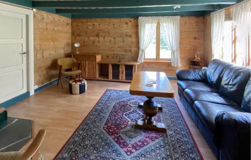 Ruang duduk di Stunning Home In Tonstad With Wifi