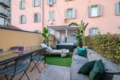 Villa Duomo - Jacuzzi e Terrazzo - Cinema - Free Parking - Gym