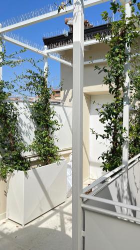 Balcone o terrazza di La CHARTREUSE Luxury Suites