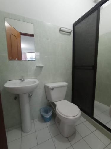 Koupelna v ubytování HOTEL LA FONTANA
