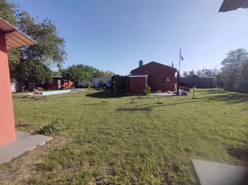 Taman di luar complejo parenzo