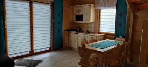 Dapur atau dapur kecil di Domek góralski z sauną