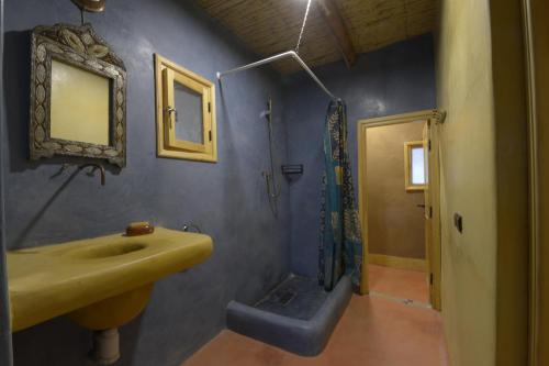 Un baño de Guest farm Oulad Chmicha
