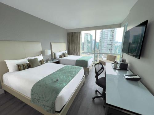 Coast Coal Harbour Vancouver Hotel by APA Image