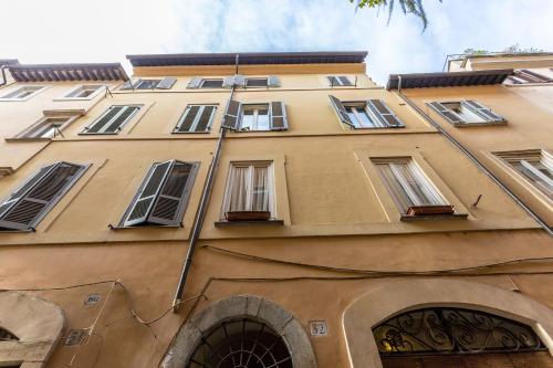 Rome as you feel - Vicolo delle Grotte