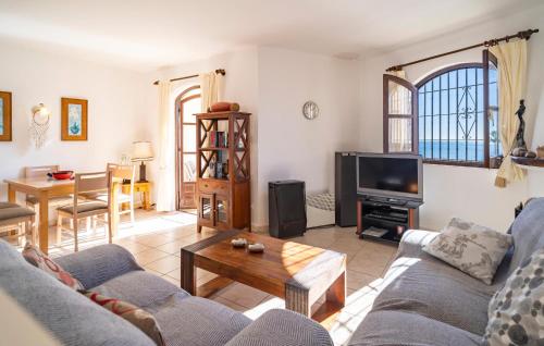 Χώρος καθιστικού στο Cozy Home In Nerja With Wifi