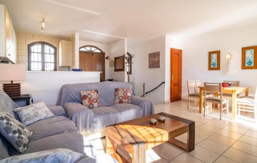 Cozy Home In Nerja With Wifi