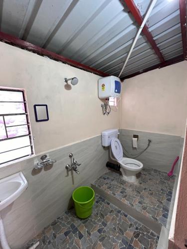 Bilik mandi di Querencia Homestay