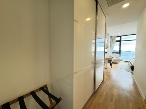 Fotografie z fotogalerie ubytování Lavanya Sea View Apartment with Resort Access v destinaci Pulau Tepur