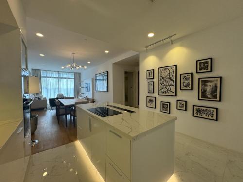 Fotografie z fotogalerie ubytování Lavanya Sea View Apartment with Resort Access v destinaci Pulau Tepur