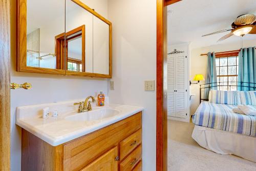 Ένα ή περισσότερα κρεβάτια σε δωμάτιο στο Sundown Bed and Beach